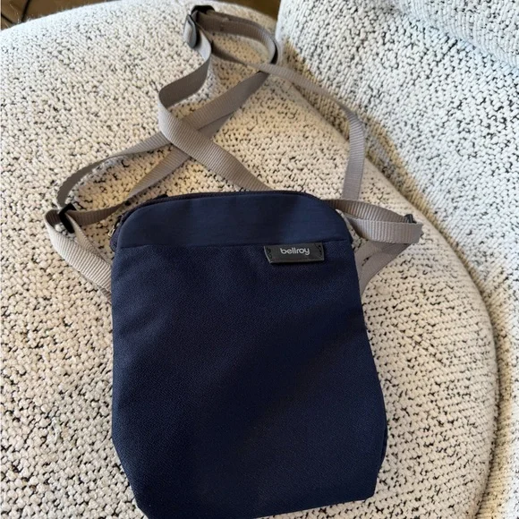 Bellroy City Pouch Navy and Gray Messenger Bag - Picture 3 of 10